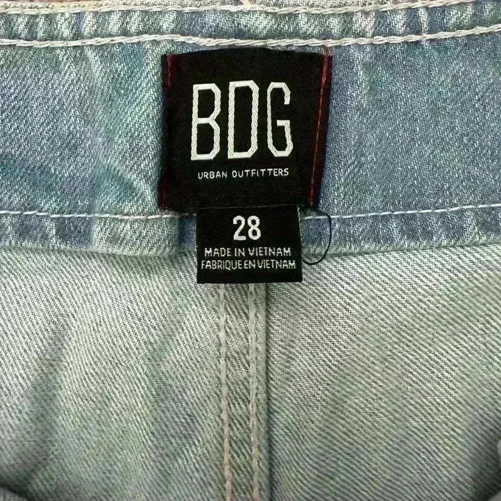 BDG by Urban Outfitters Light Wash Denim High Waisted Mom Shorts - Picture 3 of 3